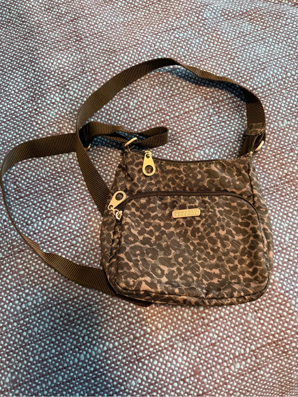 Baggallini Leopard Print Crossbody in Brown,Gray & Black/Silver tone Hardware
